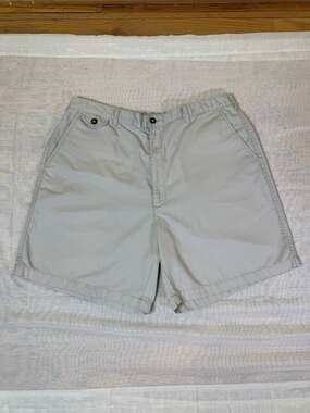 Towncraft Easy Care Stain Release Men's Size 40 Khaki Beige Casual Shorts
